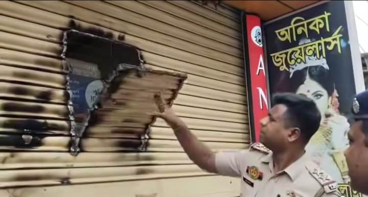 জুয়েলারি দোকানে দুঃসাহসিক চুরি, উধাও লক্ষাধিক টাকার স্বর্ণালঙ্কার 