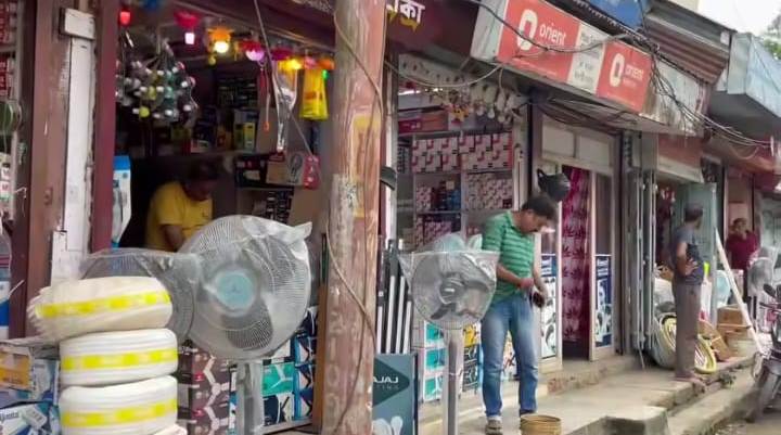 ইলেকট্রিক ব্যবসায়ীদের দোকান সরিয়ে নেওয়ার নির্দেশ পুরনিগমের 