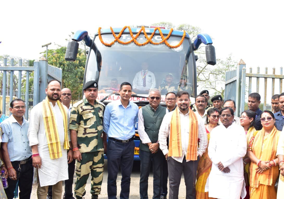 অবশেষে চালু আন্তঃদেশীয় মৈত্রী বাস পরিষেবা