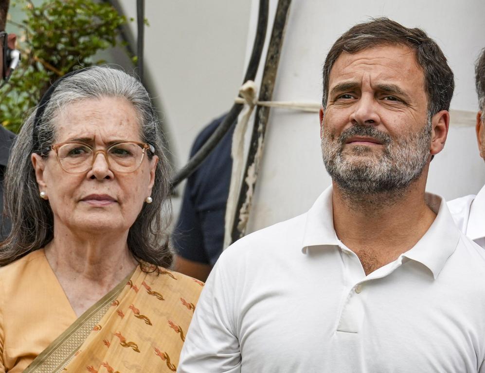 হেরাল্ড মামলায় আদালতের রায়ে স্বস্তিতে রাহুল-সোনিয়া