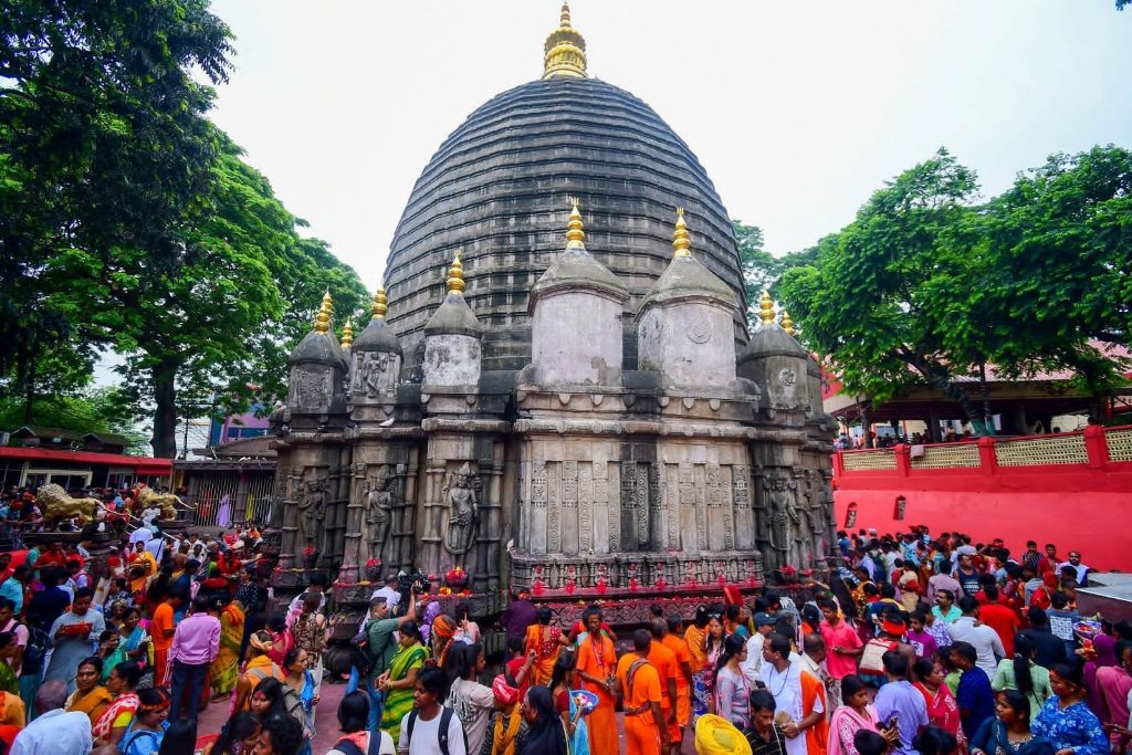অম্বুবাচির শুরুর দিনেই পুণ্যার্থীর ভিড়ে মুখরিত কামাখ্যা