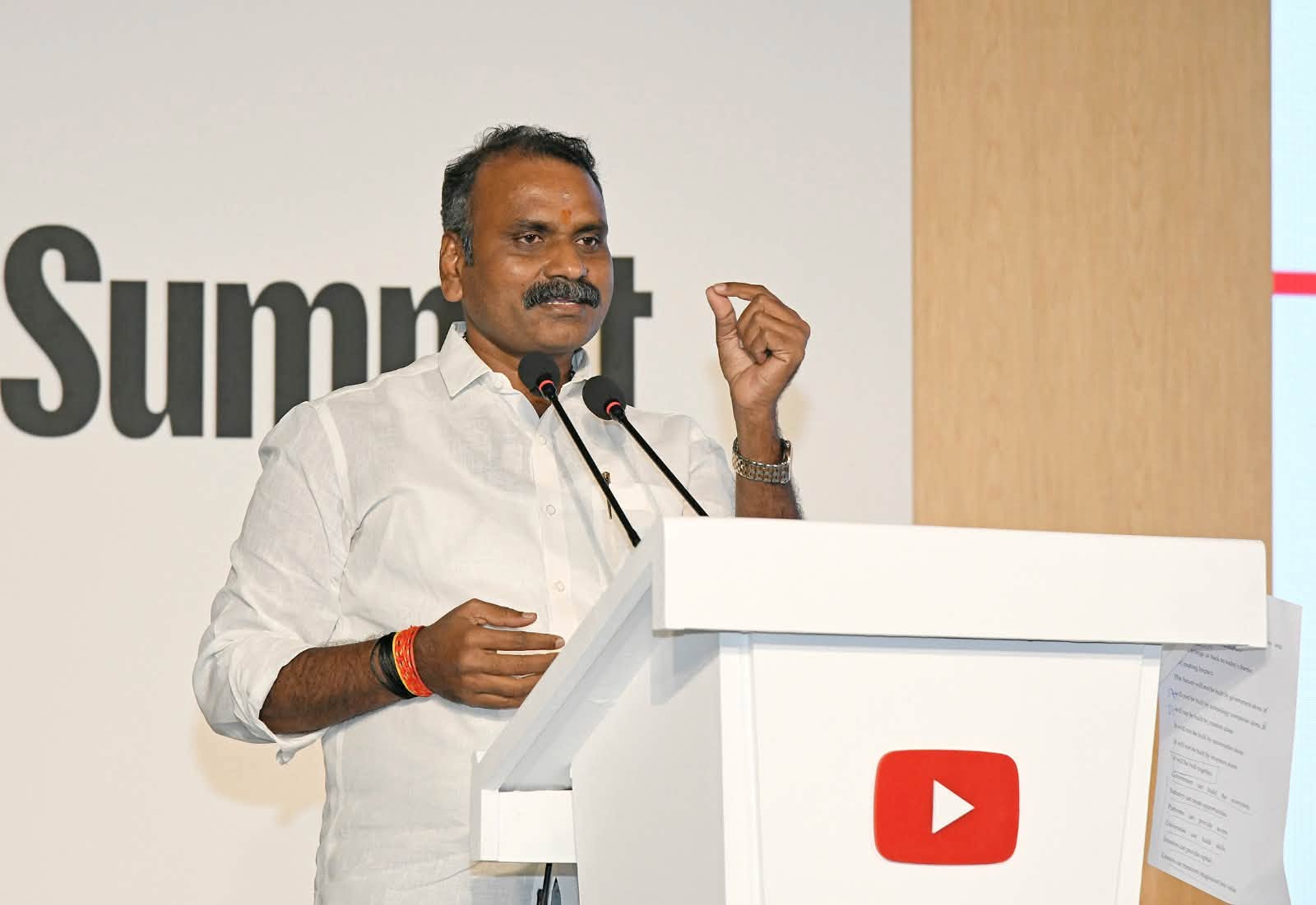 কেন্দ্রীয় মন্ত্রী পদে ইস্তফা এল মুরুগনের 