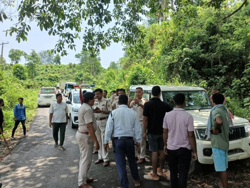 সরকারি নিখোঁজ গাড়ি উদ্ধার, গ্রেফতার চালক 