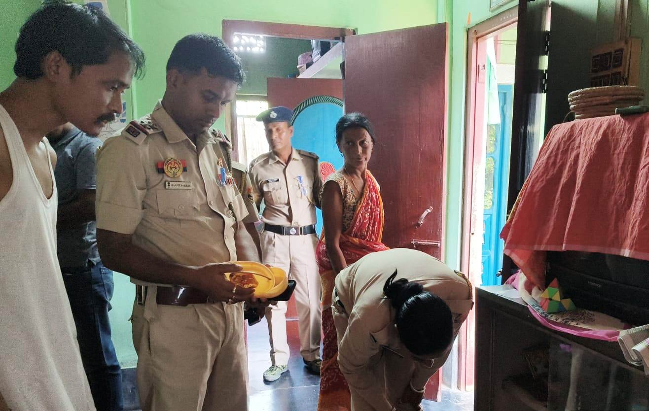 ড্রাগস সমেত গ্রেফতার শাসক নেতার পুত্র 