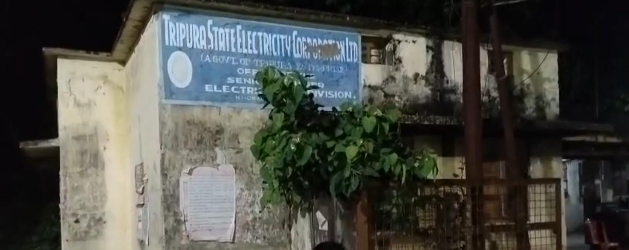 অন্ধকারে নিমজ্জিত খোয়াই — হাসপাতালের জীবনদায়ী ওষুধ প্রশ্নের মুখে