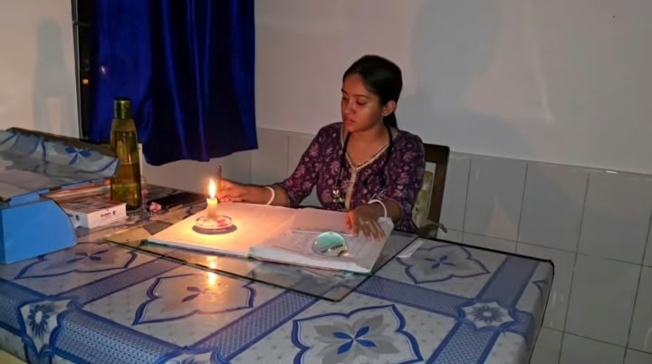 বিদ্যুৎহীন প্রাথমিক স্বাস্থ্যকেন্দ্র, চরম ভোগান্তিতে রোগীরা