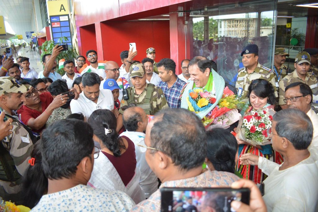 ত্রিপুরা সফরে কিউবার রাষ্ট্রদূত, বিমানবন্দরে উষ্ণ অভ্যর্থনা