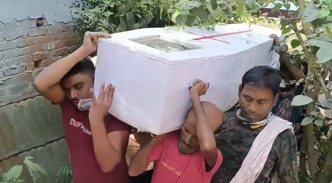 রাজ্যের তরুণ ব্লগারের মৃতদেহ পৌঁছলো বাড়িতে 