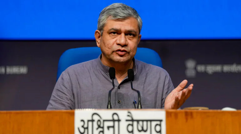 অষ্টম বেতন কমিশনের শর্তাবলী অনুমোদন কেন্দ্রীয় মন্ত্রিসভায় 