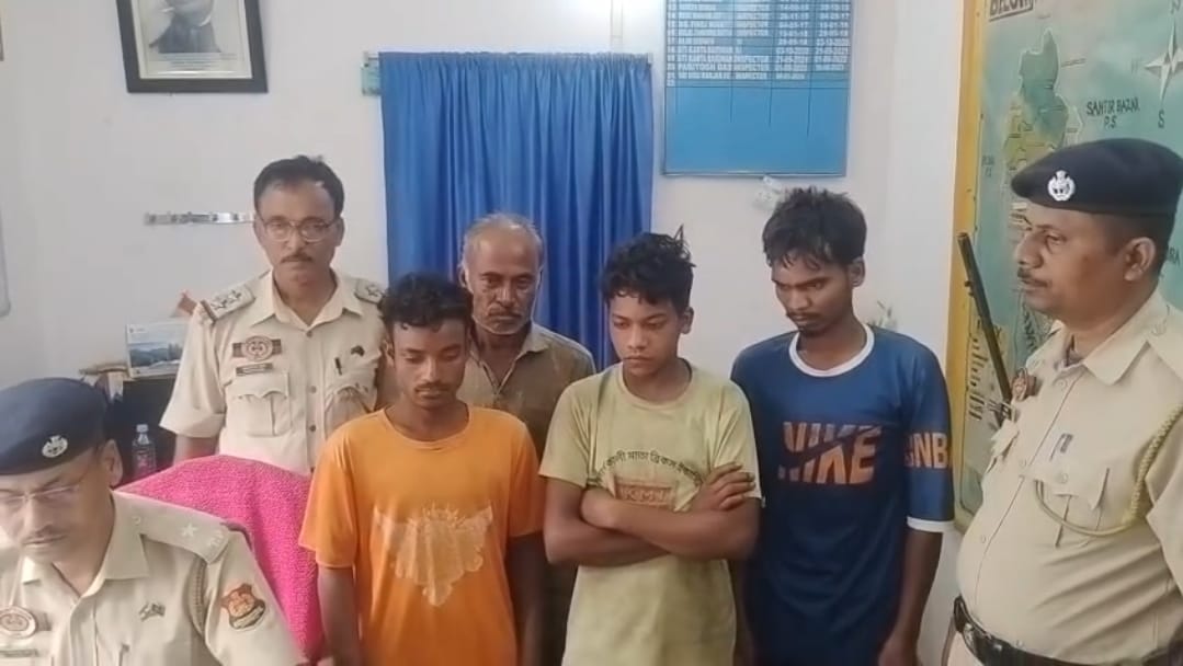 সহকর্মীকে পিটিয়ে হত্যার অভিযোগে গ্রেফতার ৪ শ্রমিক 