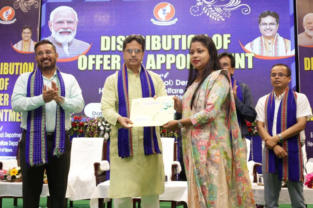 স্বচ্ছতার মাধ্যমে চাকুরি প্রদানে দৃষ্টান্ত তৈরি করেছে সরকার : মুখ্যমন্ত্রী 