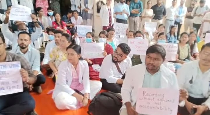 পেন ডাউন আন্দোলন প্রত্যাহার চিকিৎসকদের 