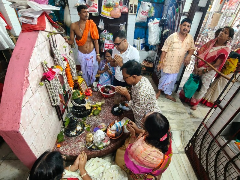 শেষ সোমে বাবার আরাধনায় মাতোয়ারা ভক্তকুল 