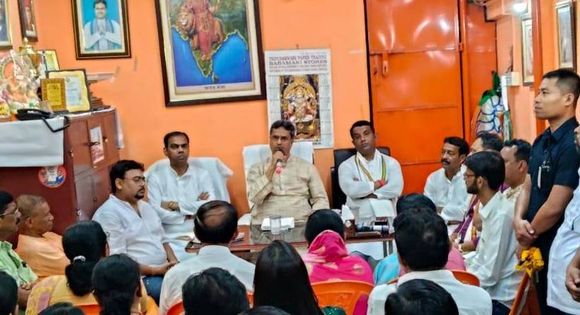 মানুষের সঙ্গে সুসম্পর্ক বজায় রেখে কর্মীদের কাজ করার বার্তা মুখ্যমন্ত্রীর 