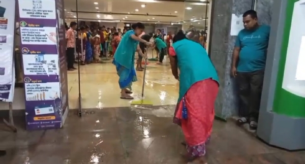 জিবির ট্রমা সেন্টার জলমগ্ন, চরম ভোগান্তিতে রোগীরা 