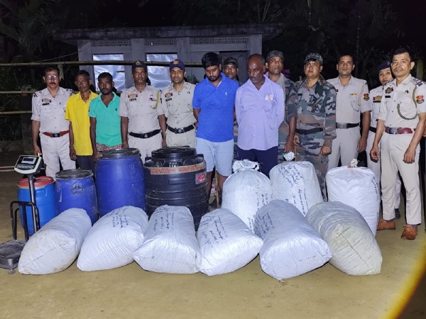 ড্রাম ভর্তি গাঁজা উদ্ধার, গ্রেফতার বাবা-ছেলে 