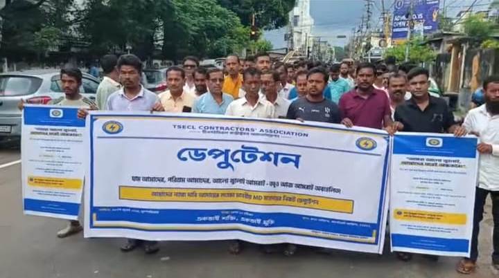 দুই বছরের বকেয়া পরিশোধের দাবিতে পথে নামলো ঠিকাদাররা