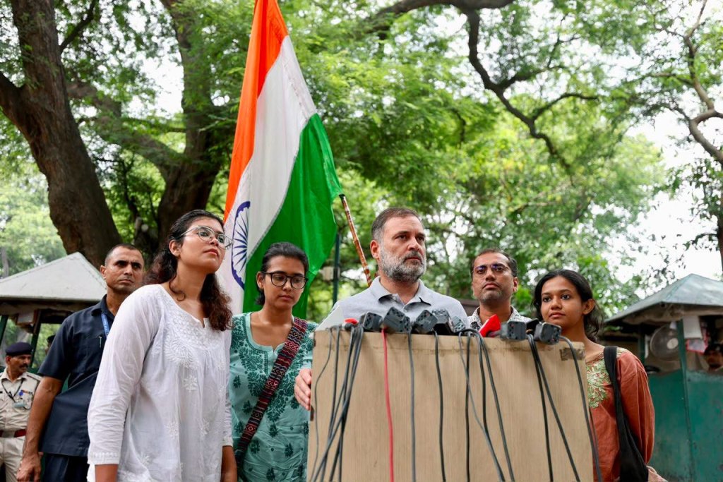 ধর্মেন্দ্র প্রধানের ইস্তফা শিক্ষার্থীদের জয়, প্রধানমন্ত্রীর ক্ষমা চাওয়া উচিত : রাহুল গান্ধীে