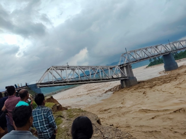 অসম-অরুণাচলে ভয়াবহ বন্যা, ব্যাহত রেল যোগাযোগ