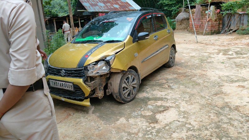 ধাওয়া খেয়ে উধাও চালক, উদ্ধার ৫২ কেজি গাঁজা