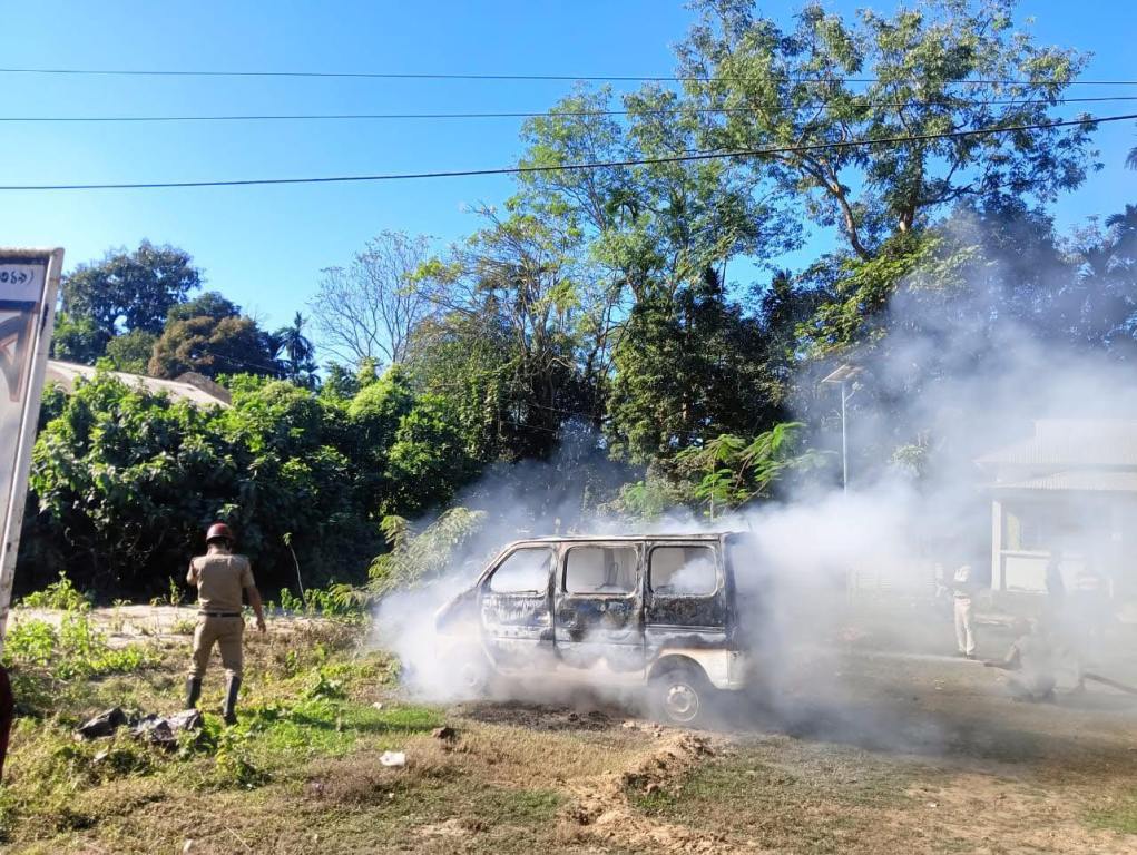 খোয়াইয়ে রহস্যজনক আগুন গাড়িতে, চাঞ্চল্য