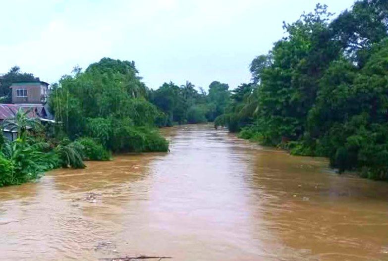 টানা বৃষ্টিতে নদীগুলির জলস্তর ঊর্ধ্বমুখী 