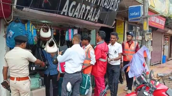 শহরে ফের ফুটপাত দখলমুক্ত অভিযান নিগমের