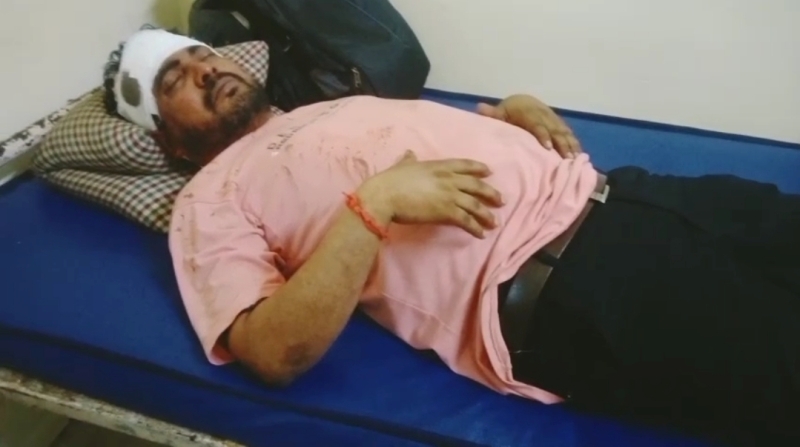 পরকীয়ার জেরে নিরাপত্তারক্ষীকে পেটালো স্বামী 