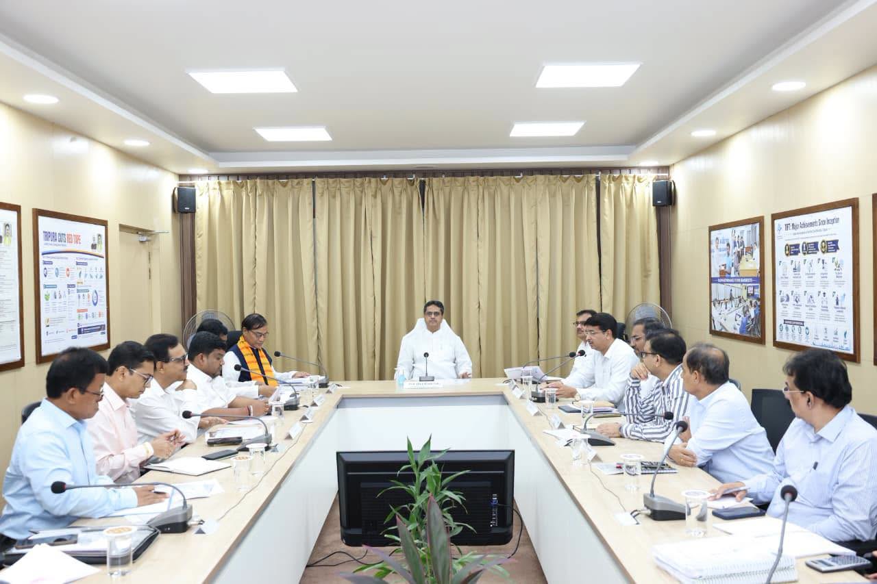 টেকসই জলসম্পদ ব্যবস্থাপনার লক্ষ্যে কাজ করার নির্দেশ মুখ্যমন্ত্রীর 