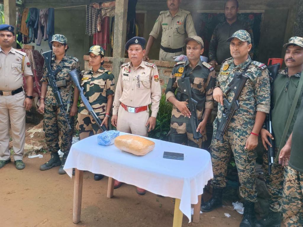 কদমতলায় ৫০ লক্ষ টাকার ইয়াবা ট্যাবলেট ও গাঁজা বাজেয়াপ্ত