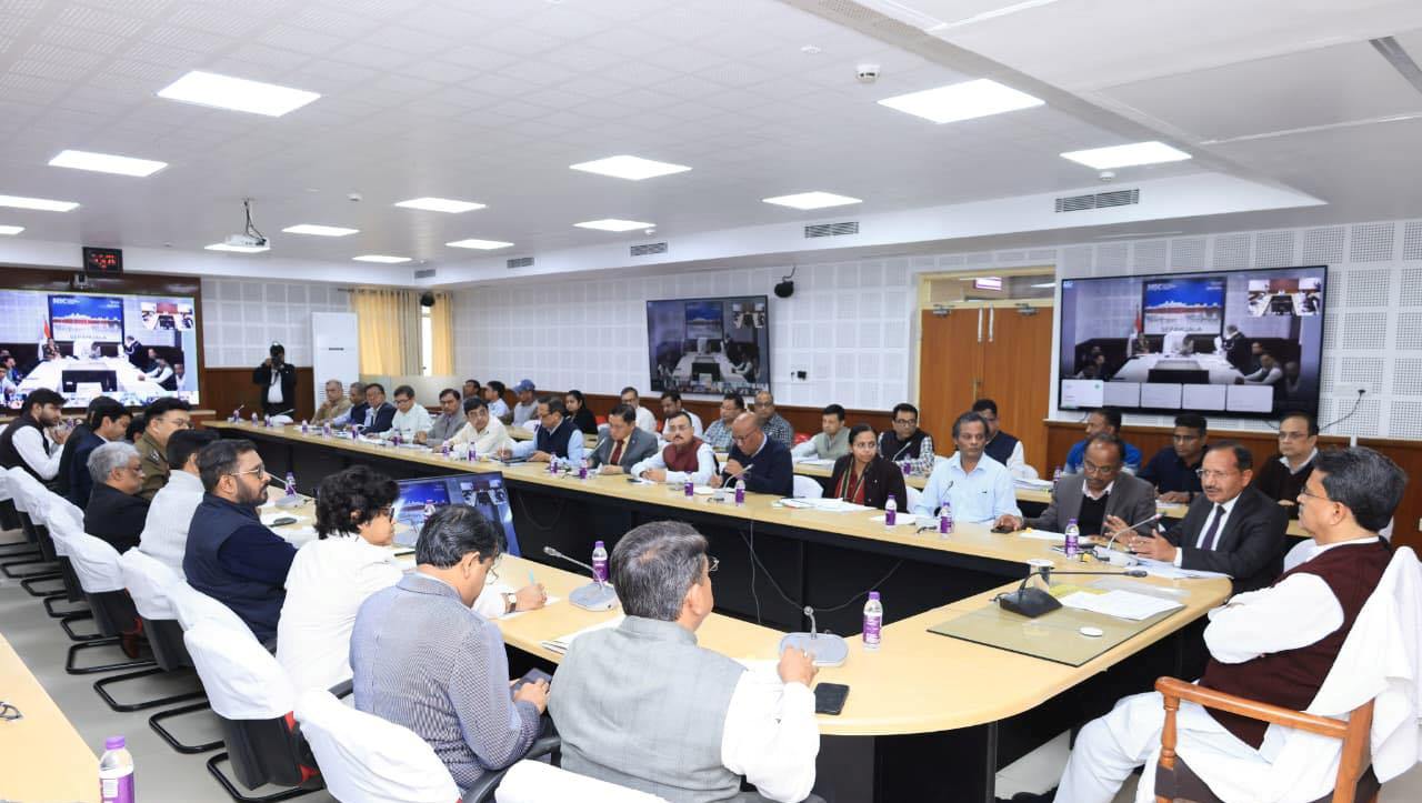 ফিল্ড অফিসারদের নিয়মিত কাজের তদারকি করার নির্দেশ মুখ্যমন্ত্রীর 