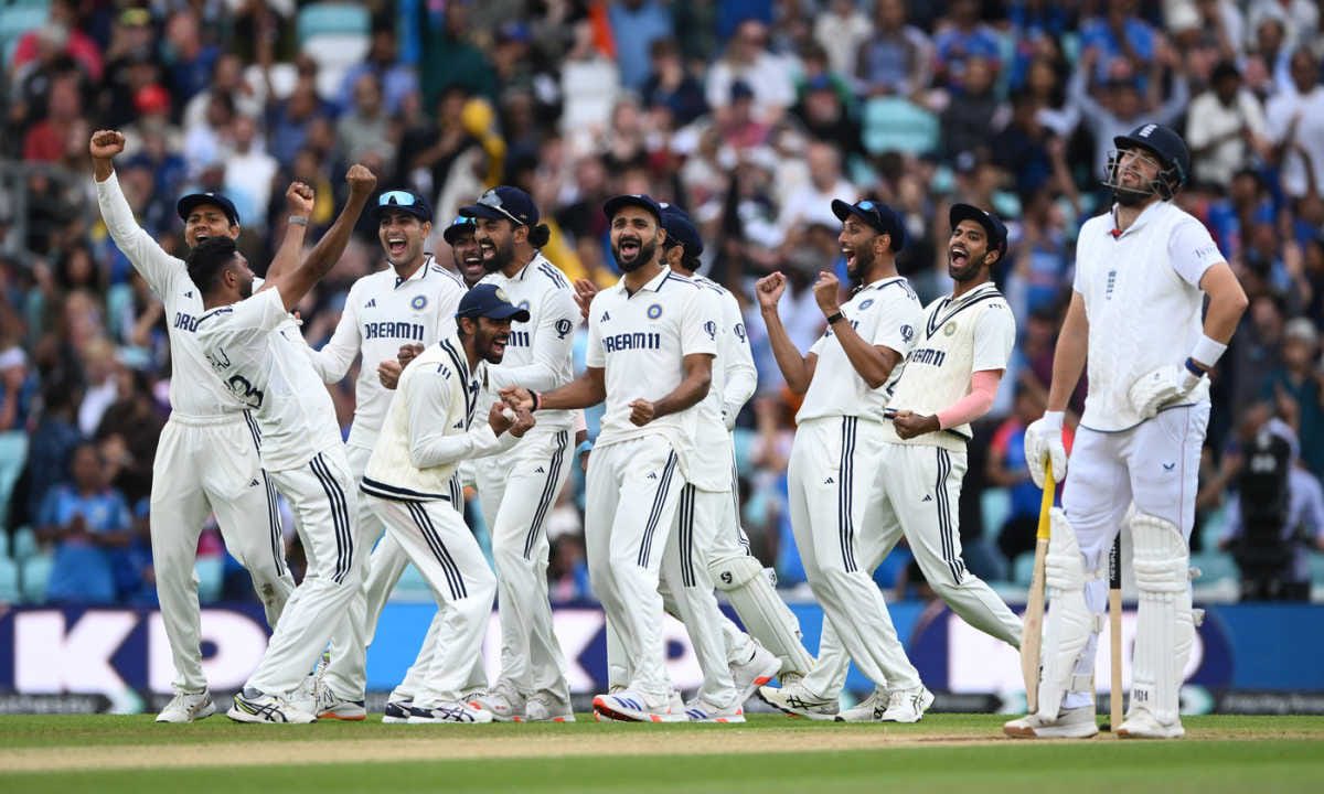 সিরাজের বোলিংয়ের সামনেই ছারখার ইংল্যান্ড 