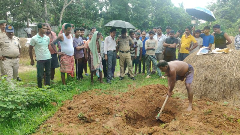 রহস্যজনক গর্ত ঘিরে চাঞ্চল্য চড়িলামে 