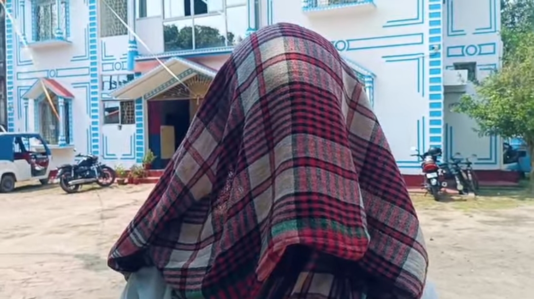 গৃহবধূকে ধর্ষণের চেষ্টা, অভিযুক্ত প্রতিবেশী পলাতক