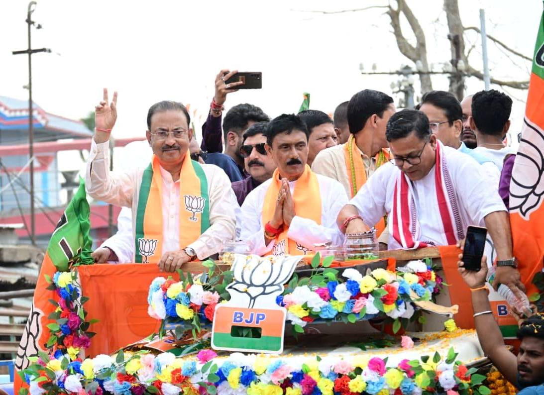 ধর্মনগরে শক্তি প্রদর্শন করে মনোনয়ন জমা বিজেপি প্রার্থীর 