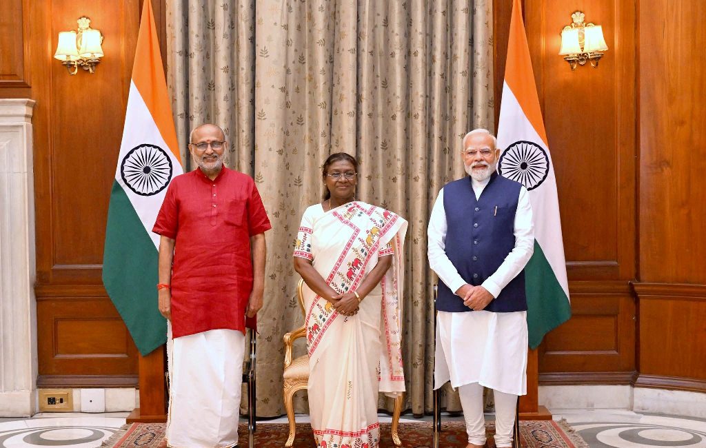 ধনখড়ের উপস্থিতিতেই উপরাষ্ট্রপতি হিসেবে শপথ সিপি রাধাকৃষ্ণনের