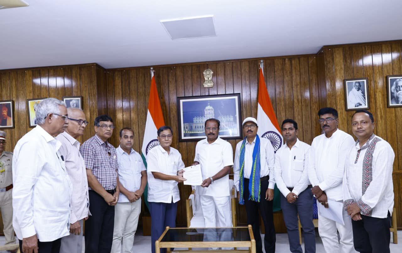 ডিজিপি'র রহস্যমৃত্যু নিয়ে রাজ্যপালের দ্বারস্থ বিরোধী দলনেতা