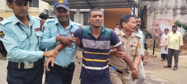 জিবি হাসপাতাল থেকে পালাবার চেষ্টা জেলবন্দি বাংলাদেশির  