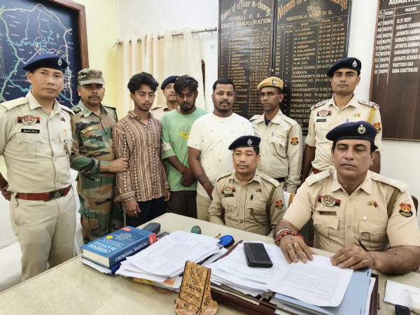 এনজিও'র নামে দাদাগিরি, পুলিশের জালে তিন যুবক