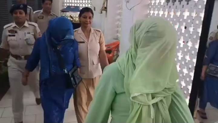 পাঁচ কোটি টাকার ভিডিও কান্ডে আটক দুই মহিলা 
