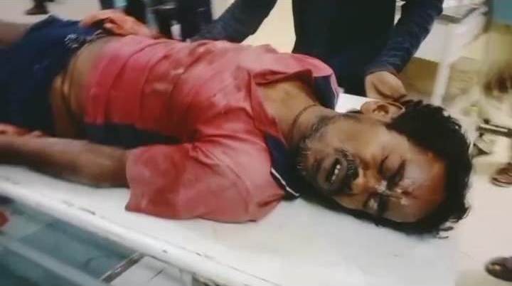 নির্মাণকাজ চলাকালীন ছাদ থেকে পড়ে গুরুতর জখম শ্রমিক