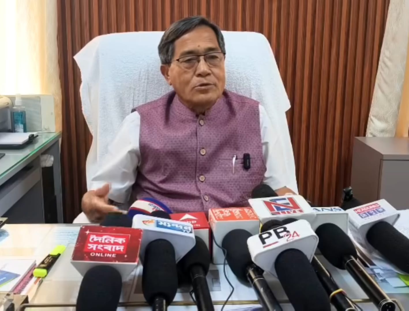 শিক্ষক নিয়োগে সরকারকে আন্তরিক হওয়ার বার্তা বিরোধী দলনেতার 