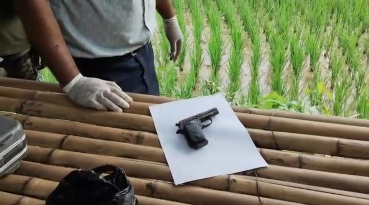 নাকা পয়েন্টের কাছেই পিস্তল ও ইয়াবা উদ্ধার