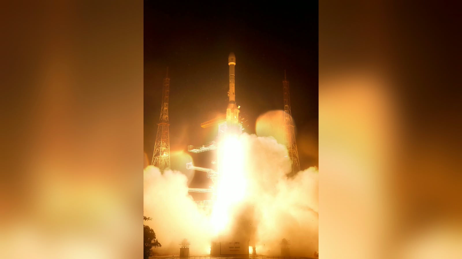 সফলভাবে উৎক্ষেপণ ইওএস-০৫ উপগ্রহের