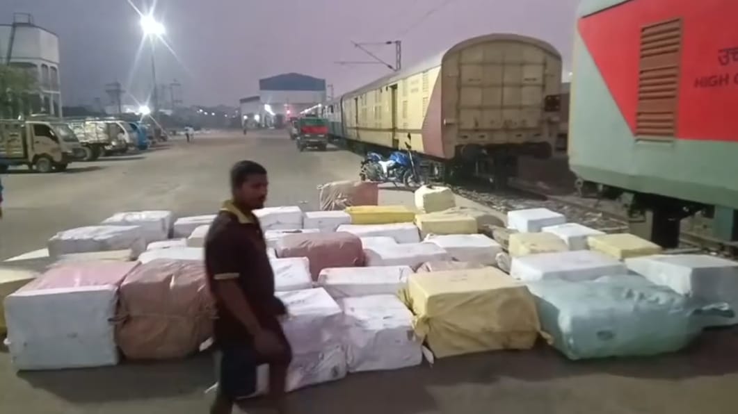 বাধারঘাট রেলস্টেশনে এবার উদ্ধার বিপুল পরিমাণ ফেনসিডিল 