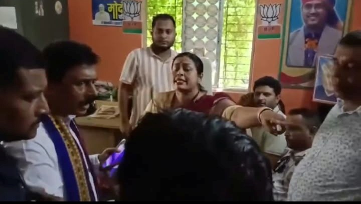 ধর্মনগরে বিজেপির গোষ্ঠীদ্বন্দ্ব প্রকাশ্যে, দলীয় কার্যালয়ে দুই গোষ্ঠীর সংঘর্ষে উত্তেজনা