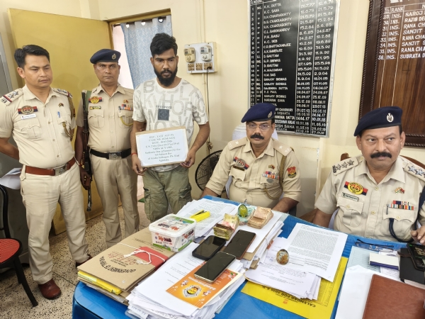 শহরের কুখ্যাত ড্রাগস কারবারি পুলিশের জালে 