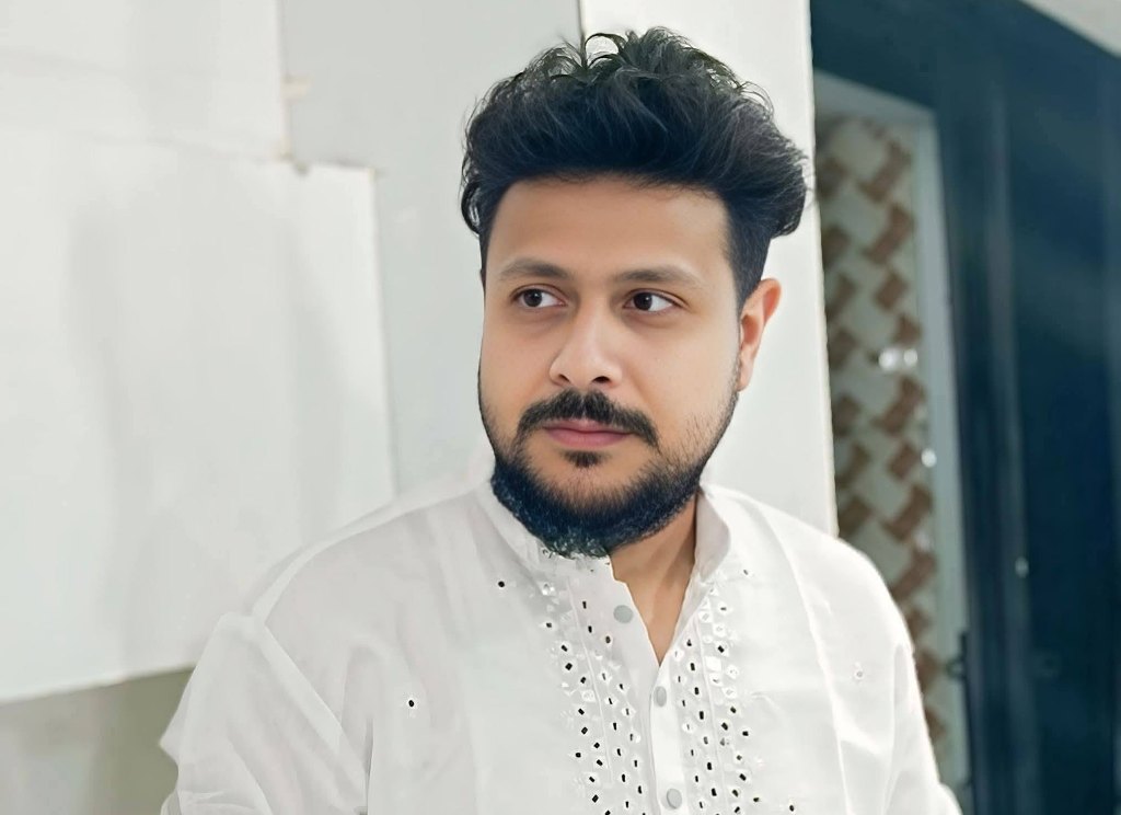 ফ্ল্যাটে রহস্যময় বিস্ফোরণে মর্মান্তিক মৃত্যু শিক্ষকের 