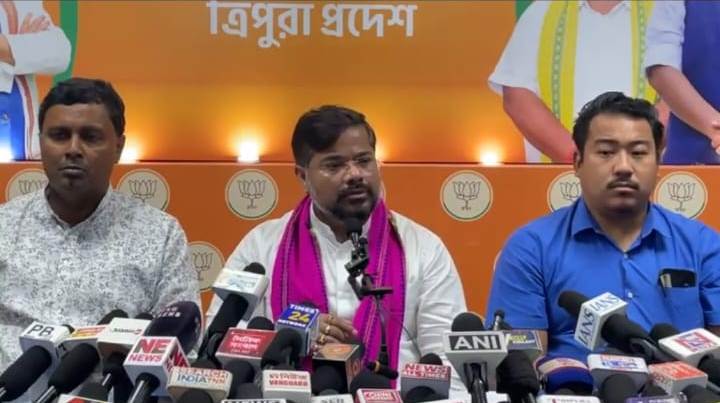 নীট ইস্যুতে বিরোধীদের তীব্র আক্রমণ বিজেপির, ‘দেশজুড়ে বিভ্রান্তি ছড়ানোর চেষ্টা’— দাবি মন্ত্রীর