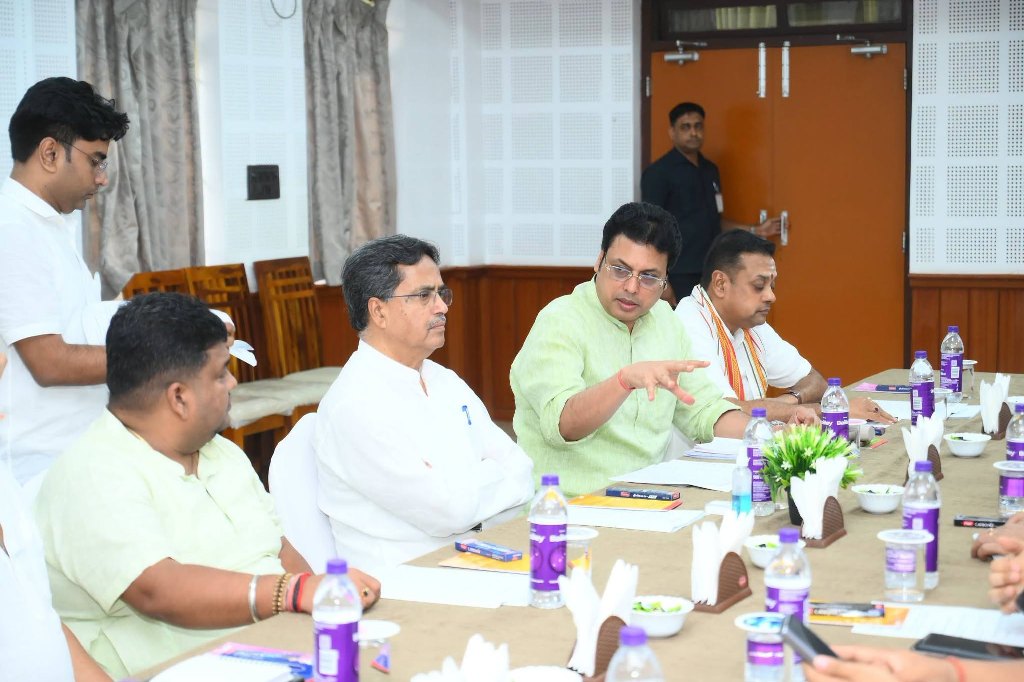 পুরভোট ঘিরে তৎপরতা তুঙ্গে বিজেপির, মুখ্যমন্ত্রীর বাসভবনে কোর কমিটির বৈঠক